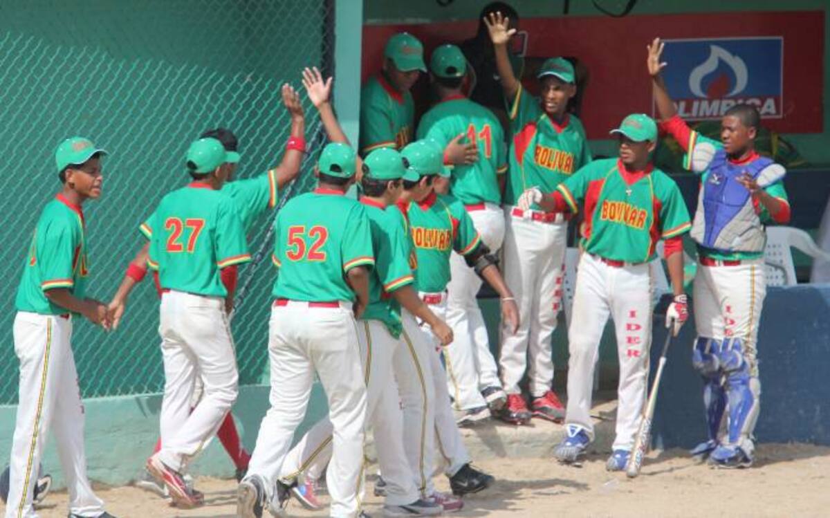Los jugadores de Bolívar festejaron este primer triunfo.