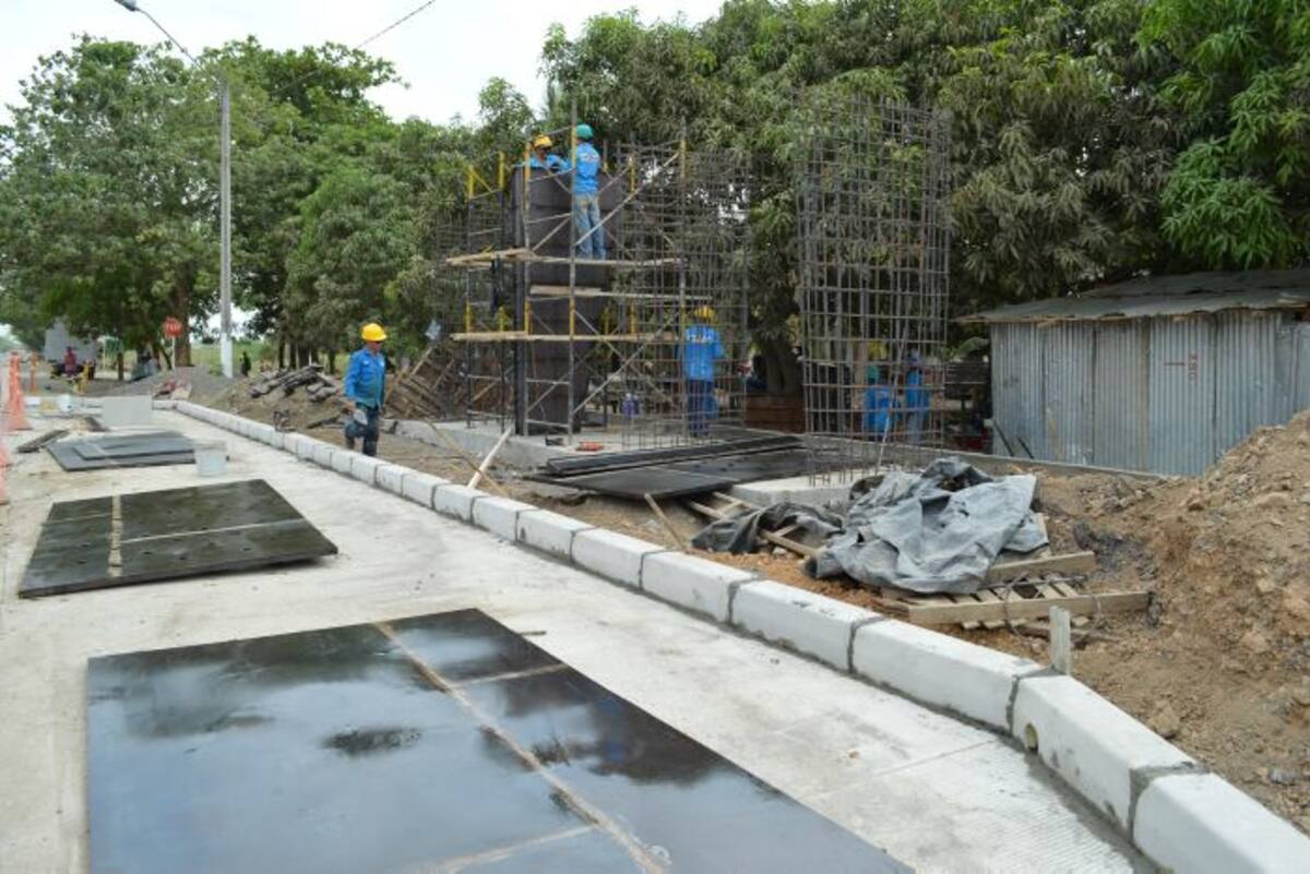 En montería empezó la construcción de 11 nuevos paraderos, los cuales deberán estar listos dentro de nueve meses y hacen parte del contrato de rehabilitación del pavimento rígido, andenes y espacio público. Cortesía