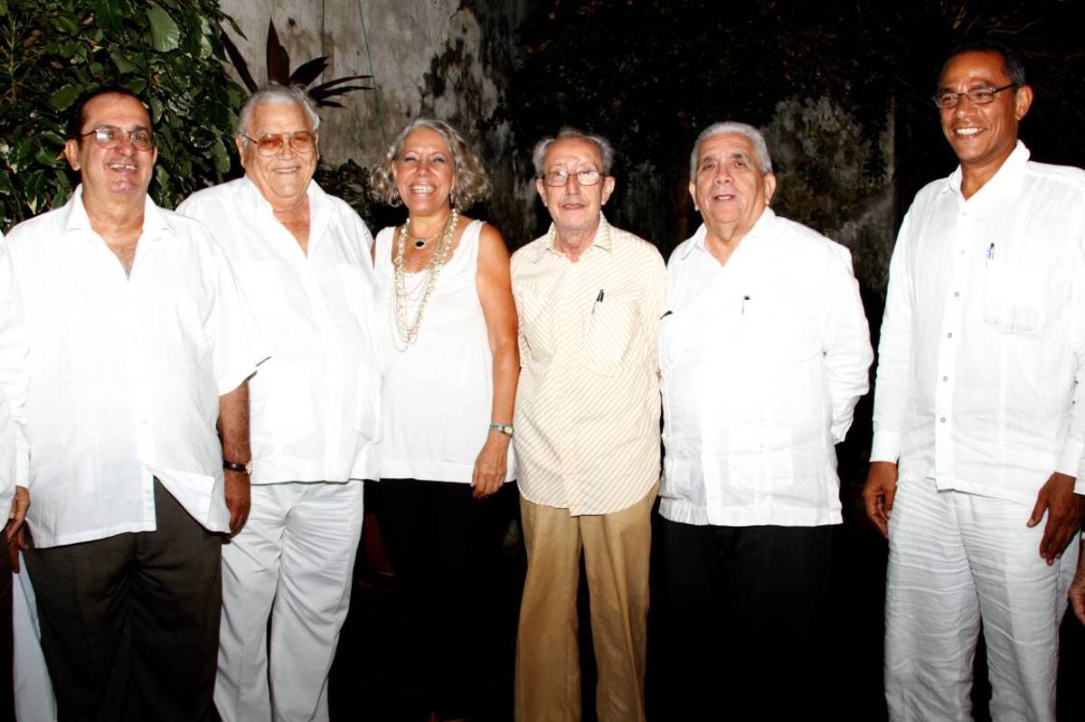 Carlos Gustavo Méndez, Guillermo Valencia, Manuela Berrocal, Miguel Ghisays, Darío Morón y Marco Fidel Berrocal. fotos Maruja Parra/El Universal/