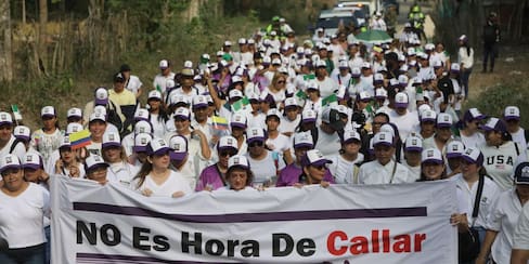 Gobernación de Bolívar y Jineth Bedoya acompañan retorno simbólico de mujeres desplazadas de Mampuján