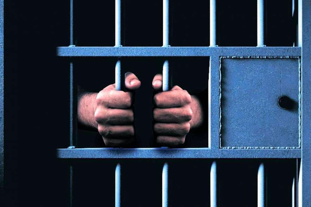 Cadena perpetua para el adolescente que mató a una niña a puñaladas