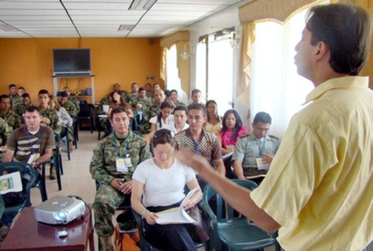 Expertos en Derechos Humanos y Derecho Internacional Humanitario, dirigieron el taller efectuado en la Primera Brigada de Infantería de Marina.