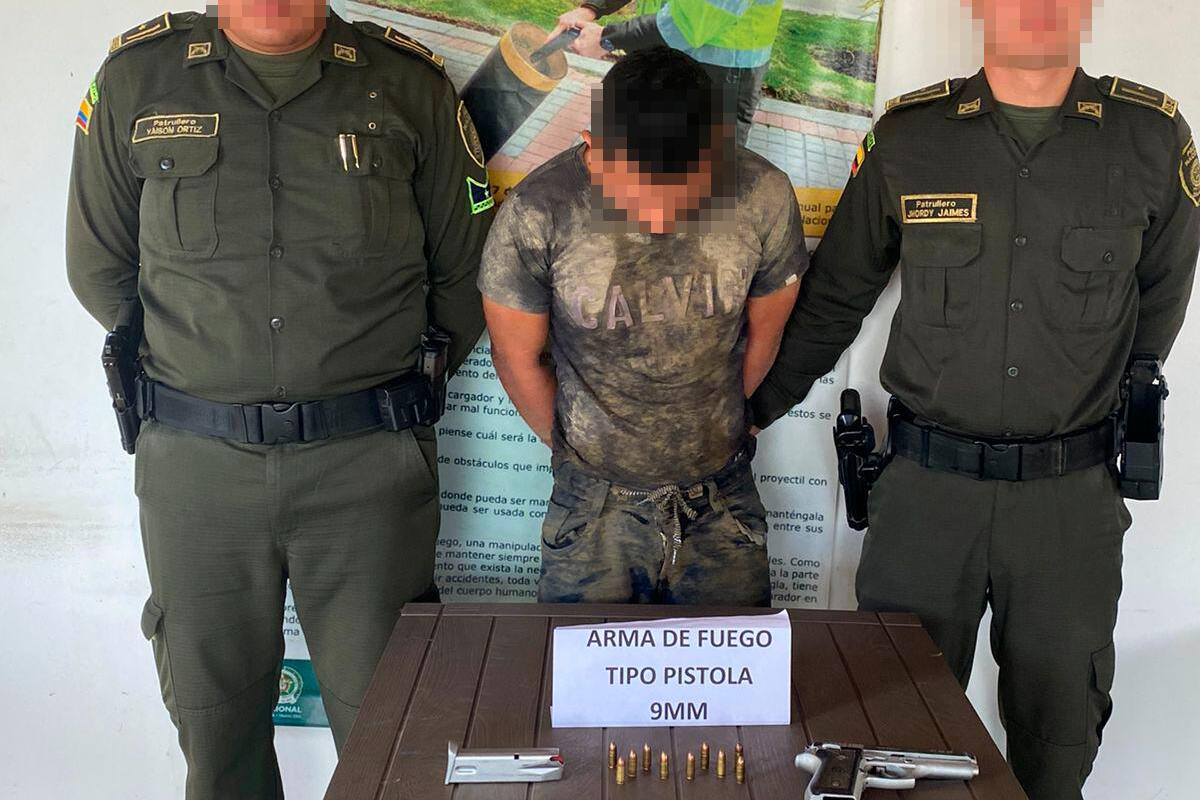 Video: Andaba por Bayunca con costosa pistola y la Policía lo capturó