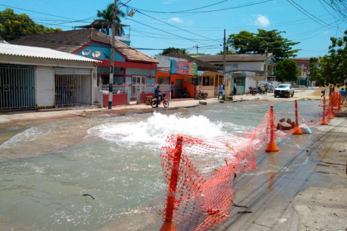 Contratista rompe tubo madre y deja sin agua a Crespo, Torices y otros barrios