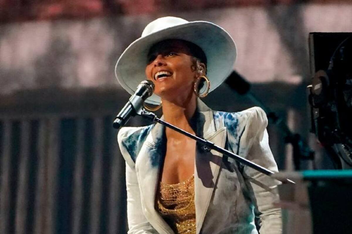 Alicia Keys convertirá “Girl On Fire” en novela para jóvenes
