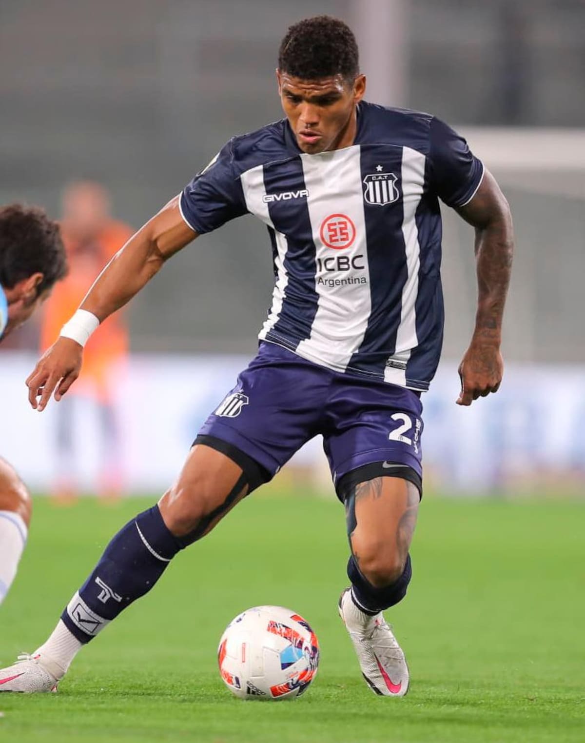 Rafa Pérez es seguridad en el fondo de Talleres. //Tomada de instagram