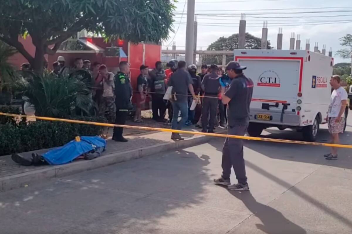 Se electrocutó cambiando luminarias en un poste: tenía 3 días en la empresa
