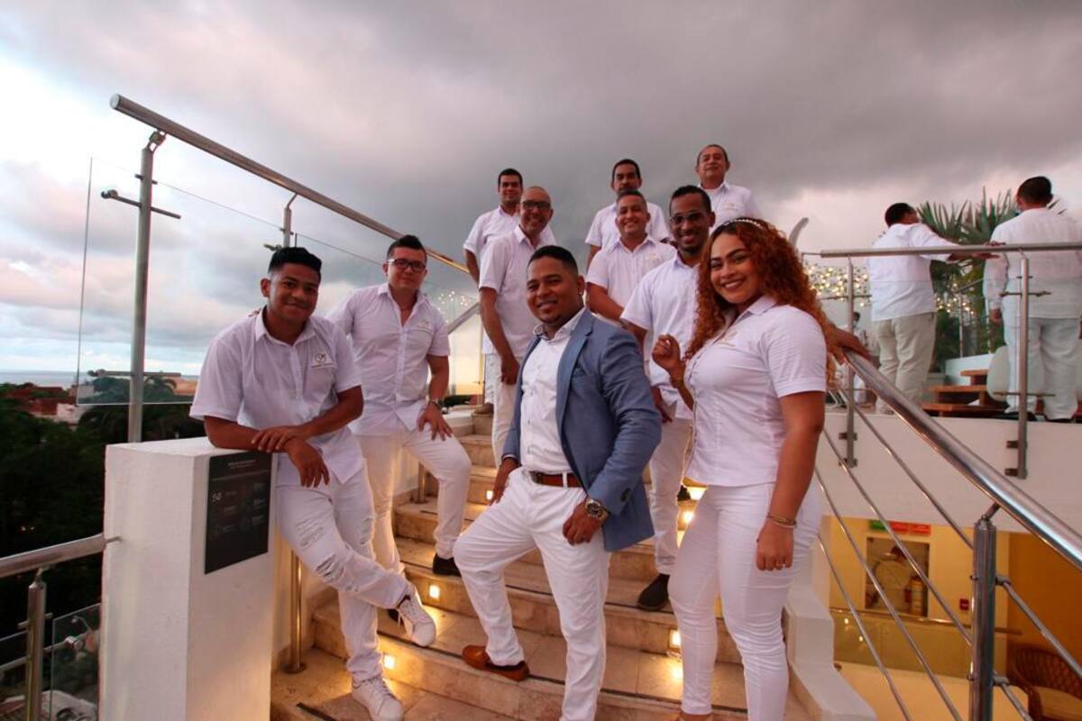 Policía, músico y docente: joven cartagenero lucha por sus sueños