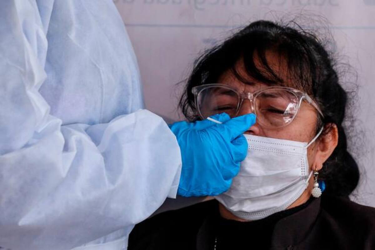 Muertes por COVID en Colombia continúan subiendo levemente