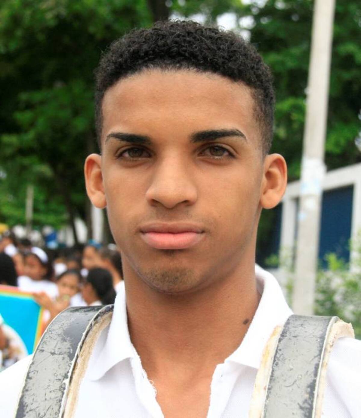“Queremos que los políticos sepan que la paz realmente es un asunto importante para el pueblo. Con esto demostramos que no somos indiferentes ante los hechos de violencia”: Jose Luis Vega, estudiante Colegio María Reina. DAGOBERTO CABARCAS