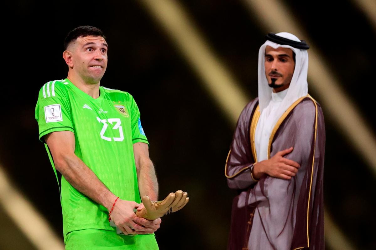 Estos son los memes más virales de las goleadas a Dibu Martínez