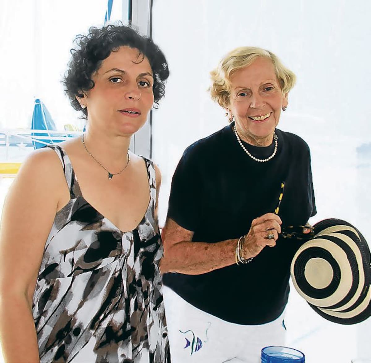 María Pía Mogollón y Yolanda Pupo de Mogollón.