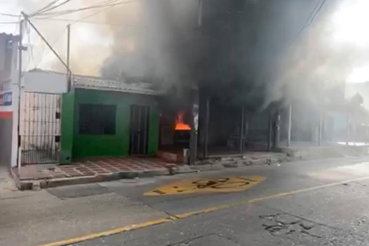 Se incendió local en el barrio Chiquinquirá de Barranquilla