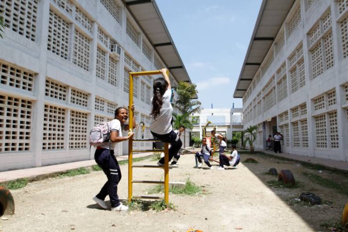 El mes pasado, la institución Educativa Ciudadela 2000 cumplió su décimo aniversario. Julio Castaño.
