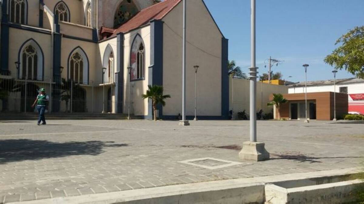Tras una discusión con su mujer Yaris Soto, Eric Simancas la llevó junto a la iglesia de San Roque y allí le habría causado una herida en el cuello con una navaja, la cual resultó letal.