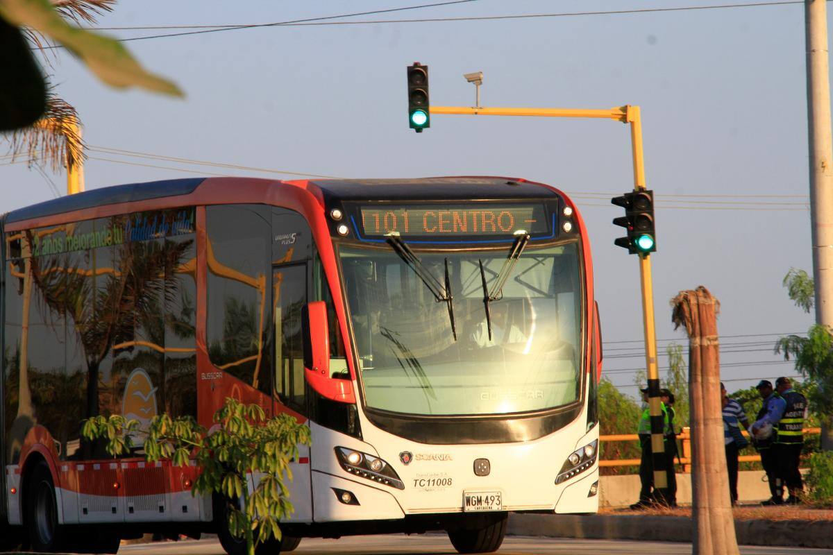 Conductores de Transcaribe que no respeten señales de tránsito serán detenidos