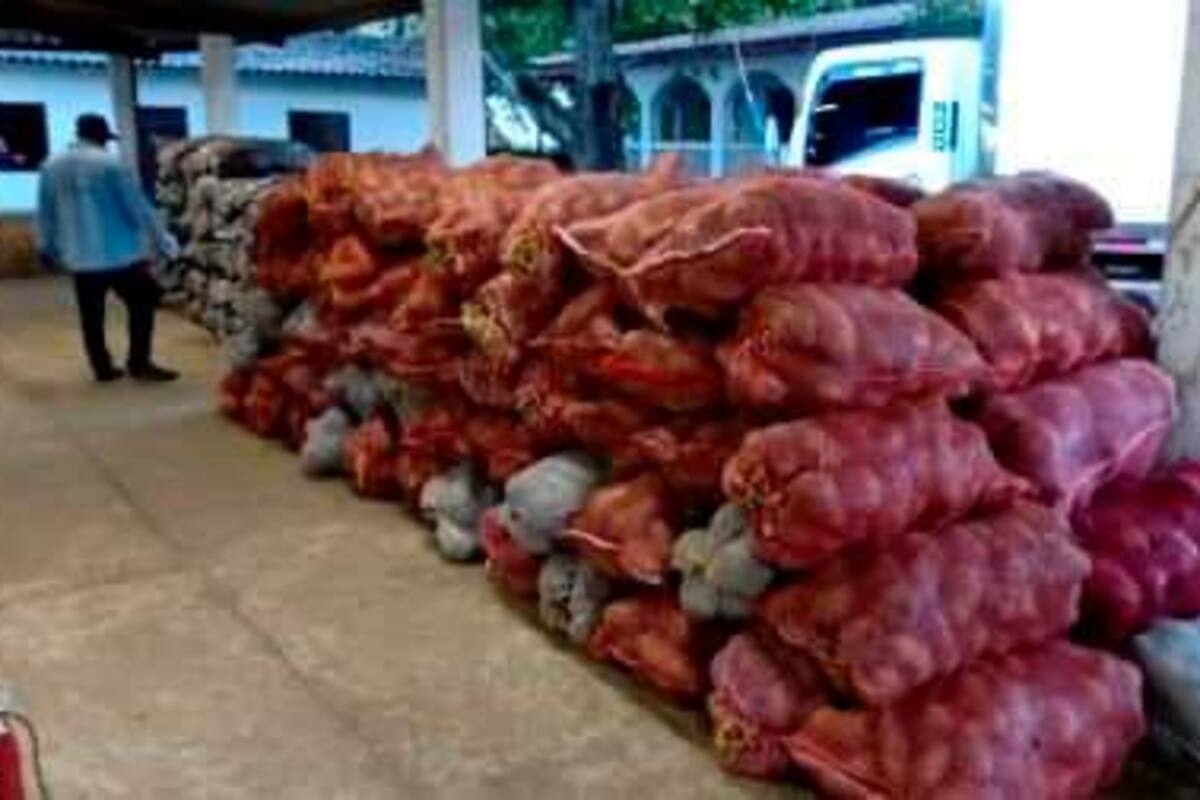 Campesinos se suman a donación de alimentos