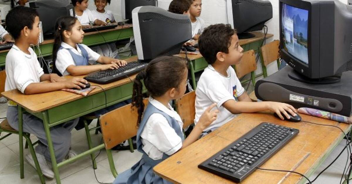 Uno de los retos en educación para el 2015 es brindar más herramientas tecnológicas a los escolares, como estrategia para mejorar la calidad educativa. Ilustración.