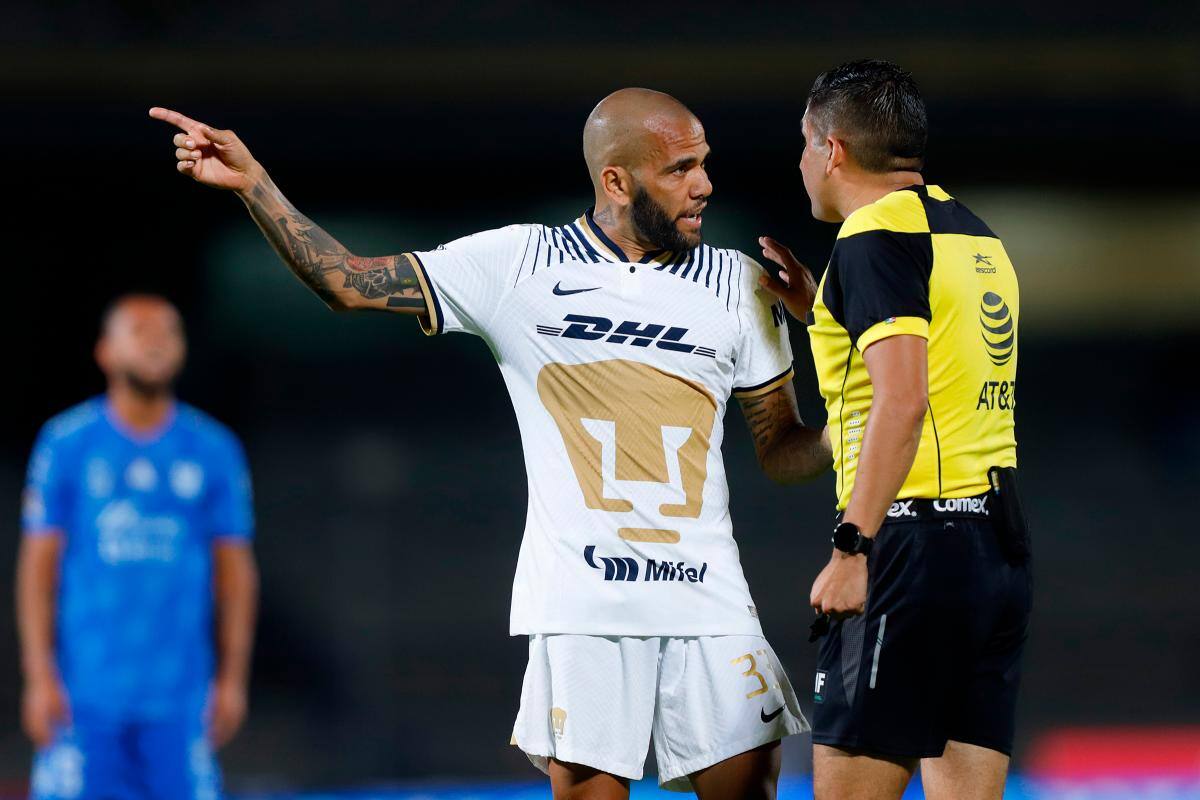 Atención: los Pumas de México destituyeron a Dani Alves
