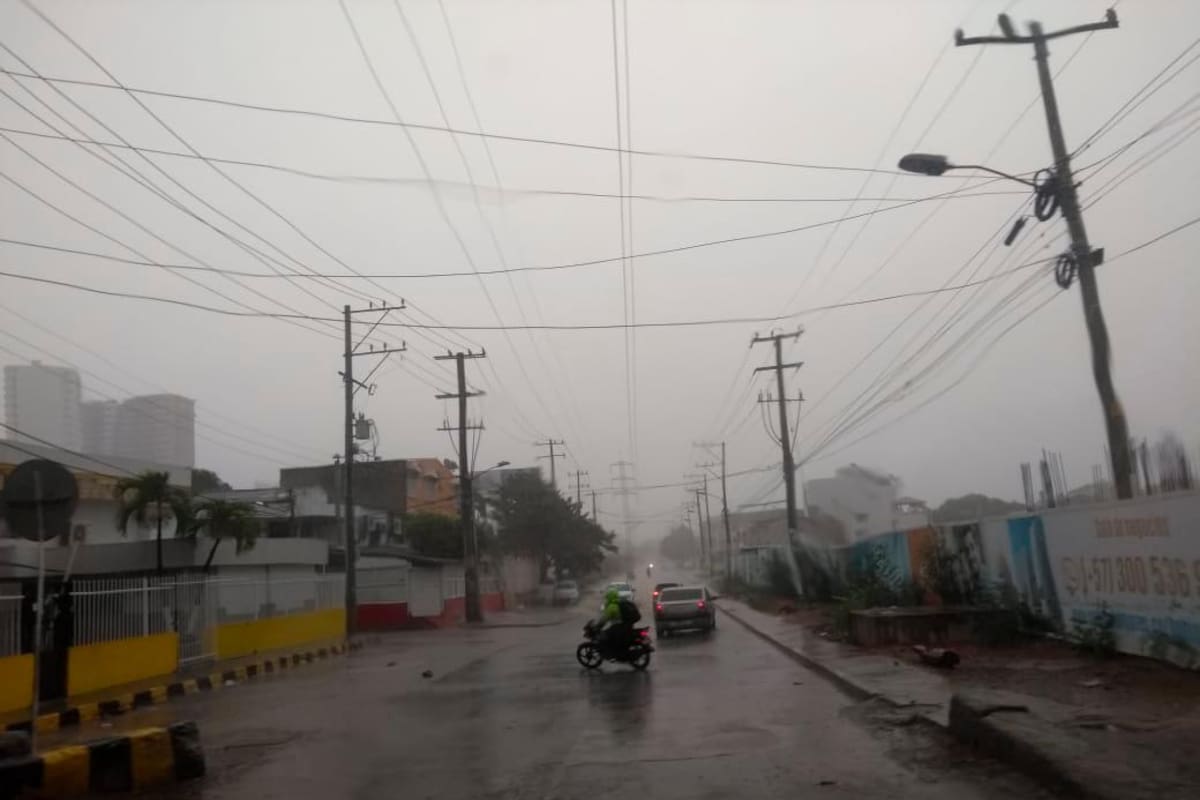 Cartagena amanece bajo la lluvia