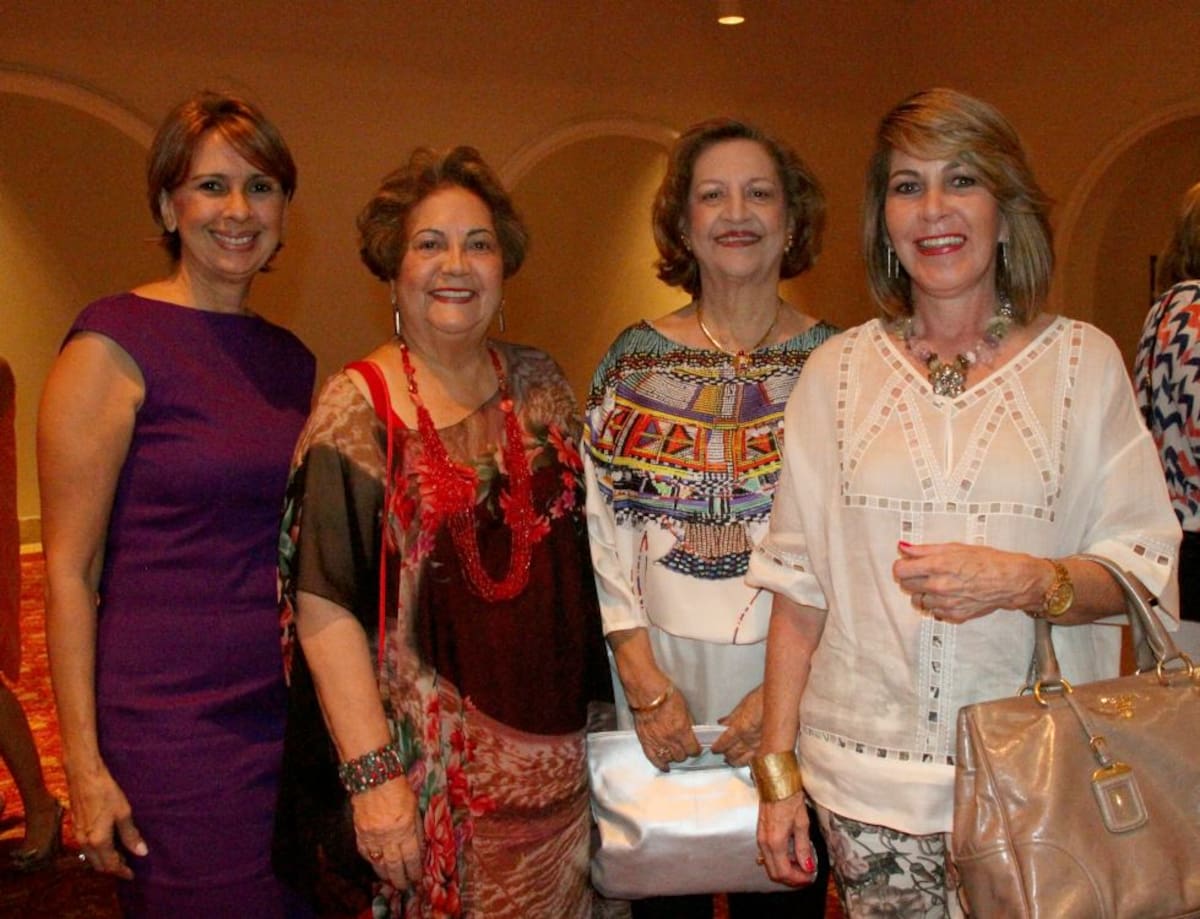 Shirley Porras, Luchy Del Portillo, Astrid Guerrero de Gómez y Beatriz Ibarra.