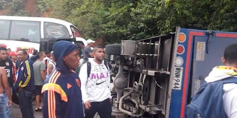 Se estrelló uno de los buses de la caravana de hinchas que iban a ver al Junior en Bogotá
