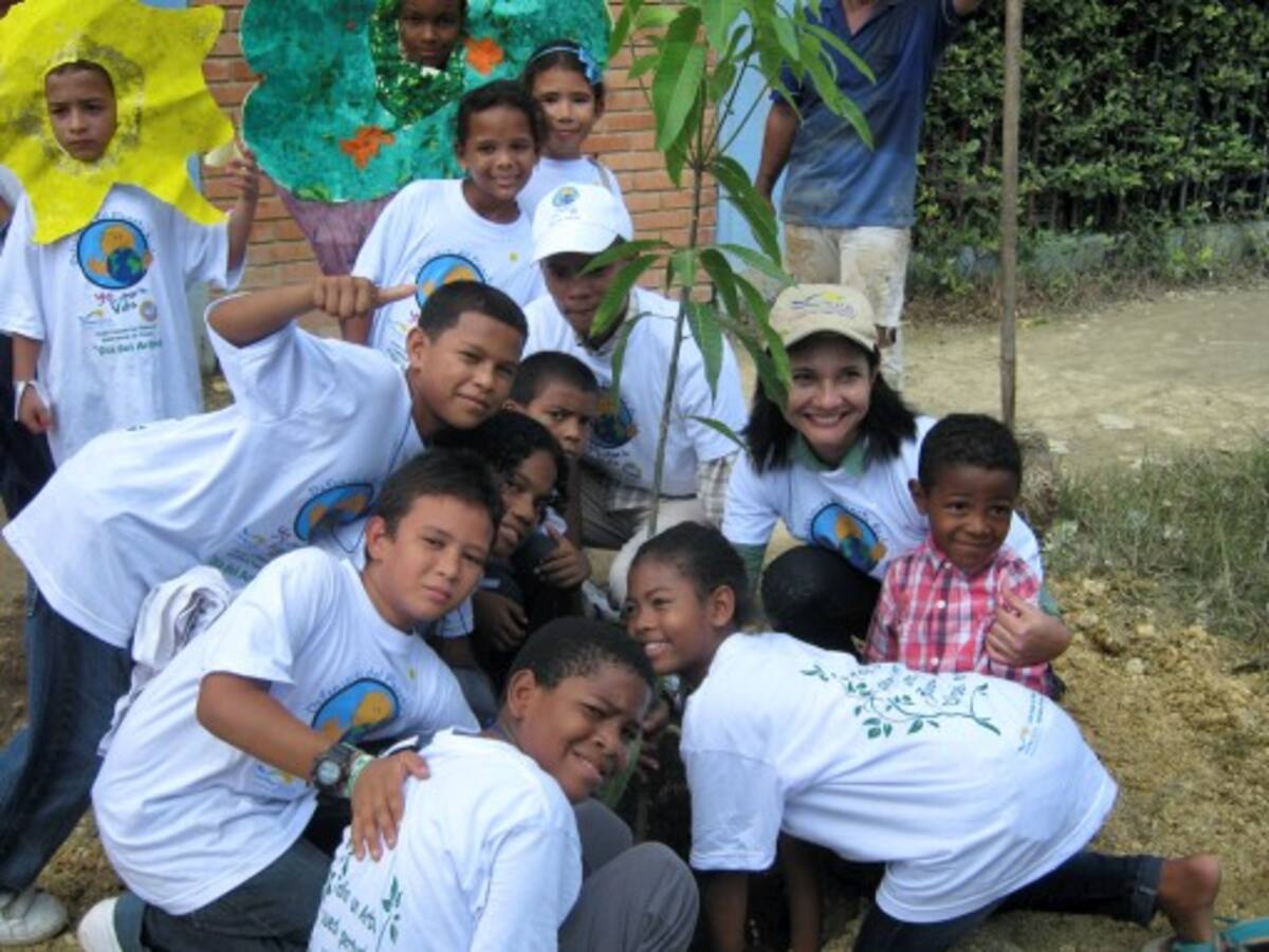 Con diversas actividades el EPA e instituciones escolares celebraron el Día del Árbol.
