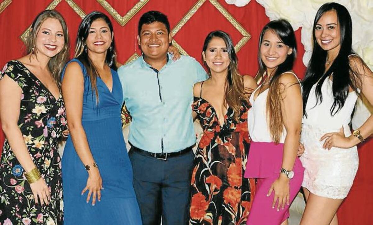 Jennifer Manzanares, Gina Ballestero, Jesús Gutiérrez, Yeimi Ruiz, Keyla Cabarcas y Diana Álvarez. CORTESÍA