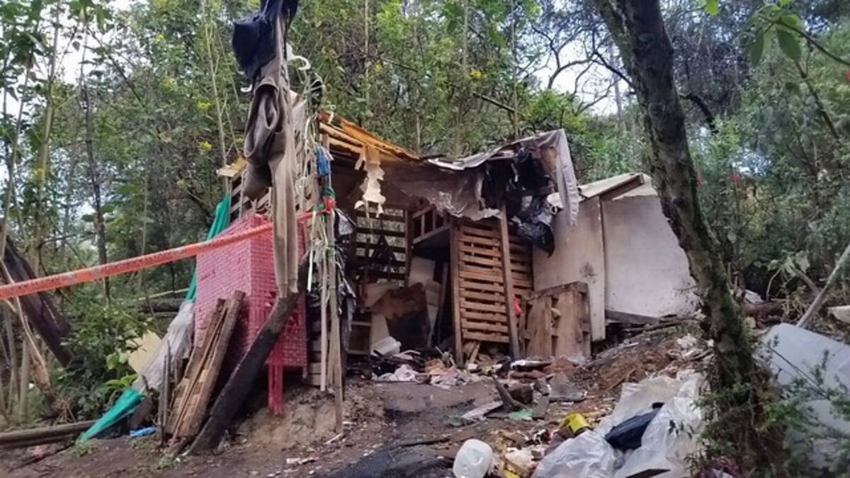 El lugar de los crímenes de Fredy Armando Valencia, más conocido como “El monstruo de Monserrate”, permanece custodiado por la Policía. COLPRENSA