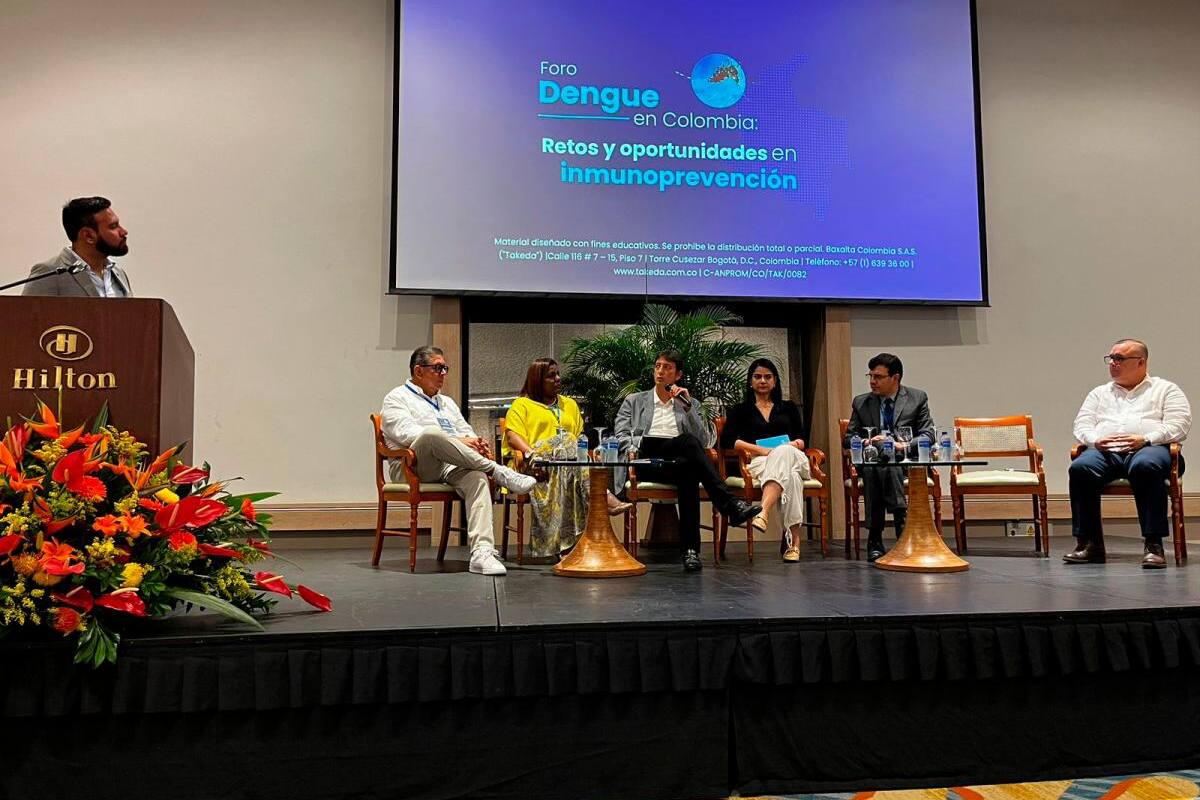 Hoy finalizó con éxito el foro “Dengue en Colombia”