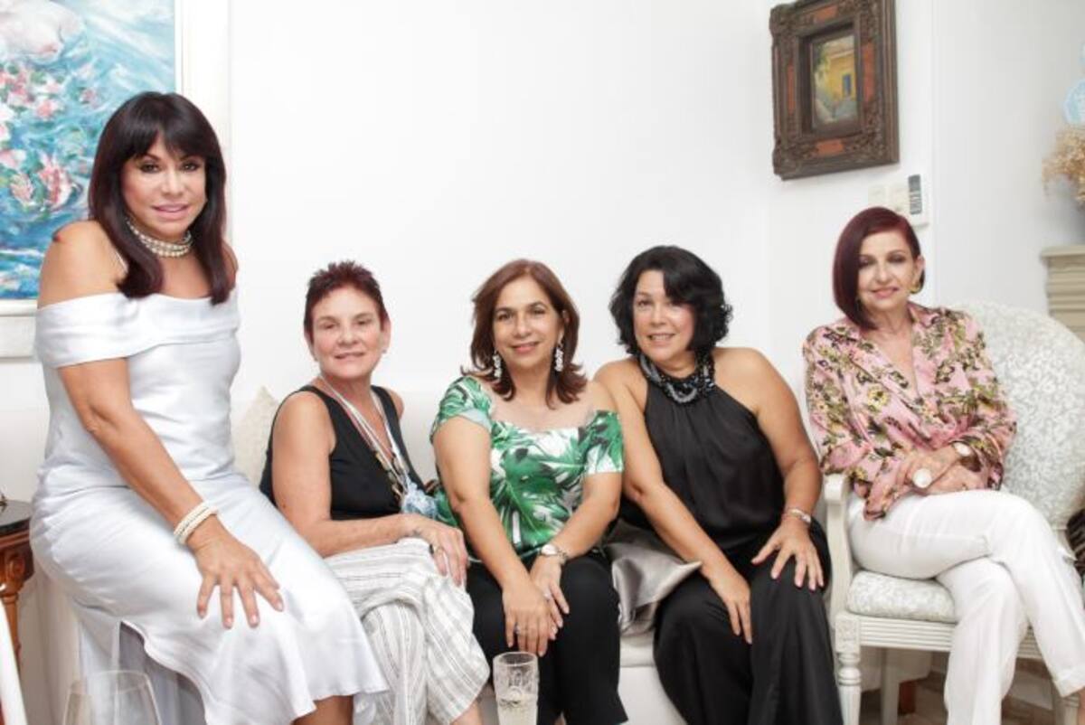 Mayra Rodríguez, Vicky Espinosa, Martha Barrios, Rossy Juan y Ana María Horrillo. Nayib Gaviria-El Universal
