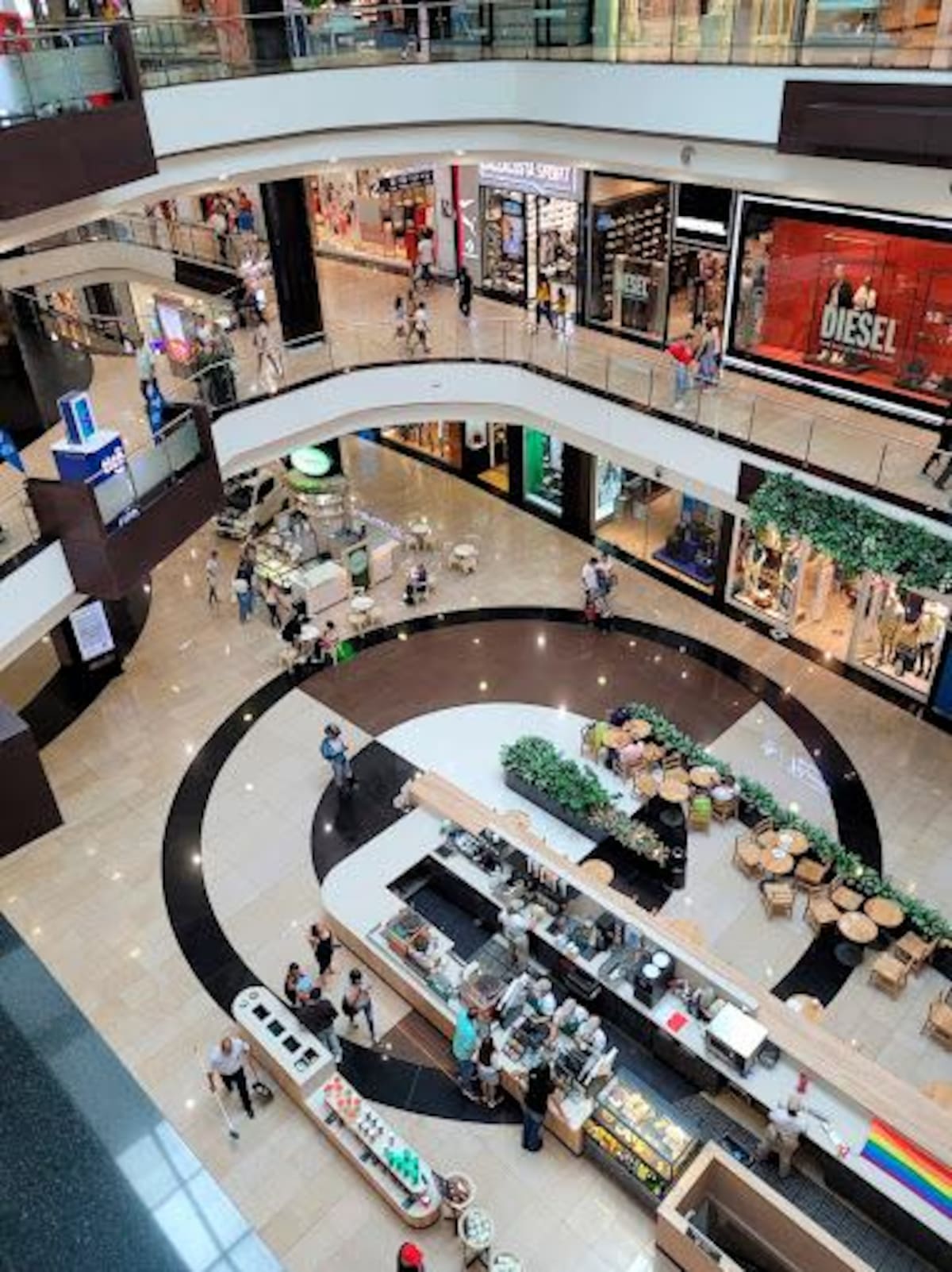 Interior del Centro Comercial Buenavista de Barranquilla. Un desarrollo similar estaría en Cartagena. // Tomada de la página web de Buenavista.
