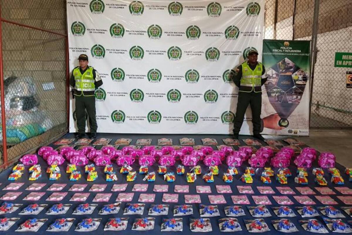 Policía Nacional se aprehende de mercancía de contrabando avaluada en $400 millones