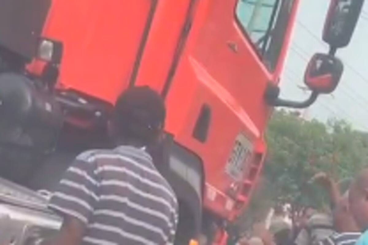 Video: Choque entre mula y moto deja 2 heridos en la avenida Crisanto Luque