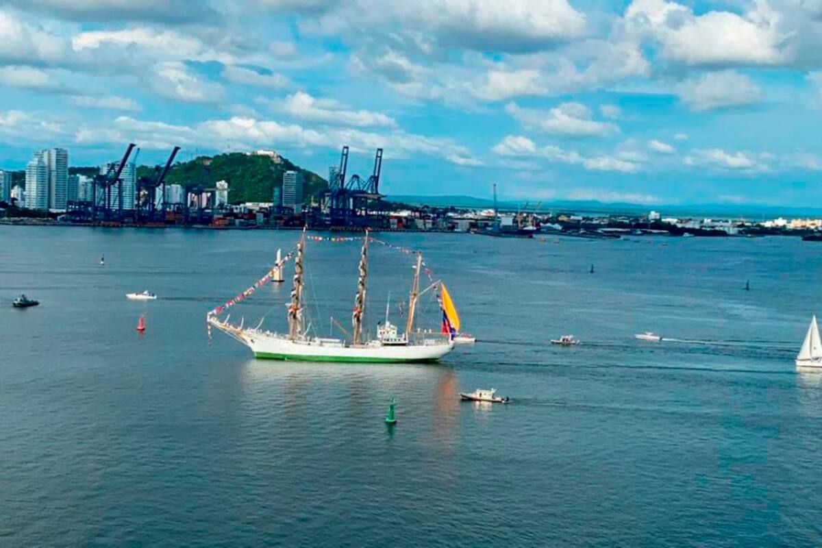 Caza fake news: El buque Gloria no se hunde en la bahía de Cartagena