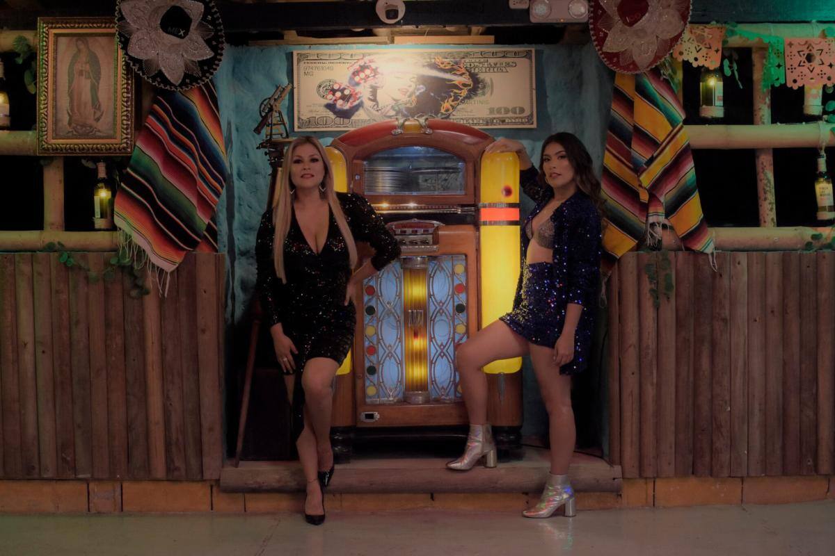 “Mesero”, el nuevo tema de Karen Lizarazo y Francy