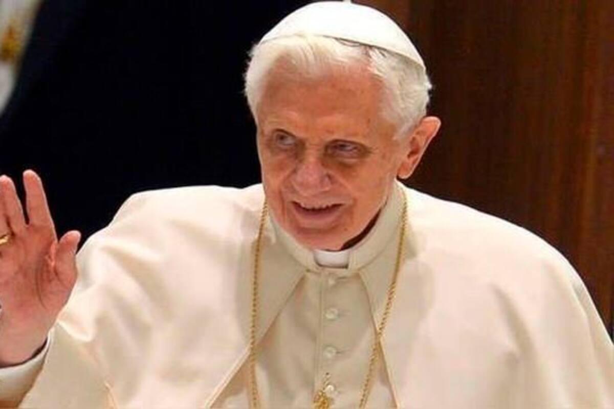 El papa denuncia que muerte de Benedicto XVI ha sido instrumentalizada