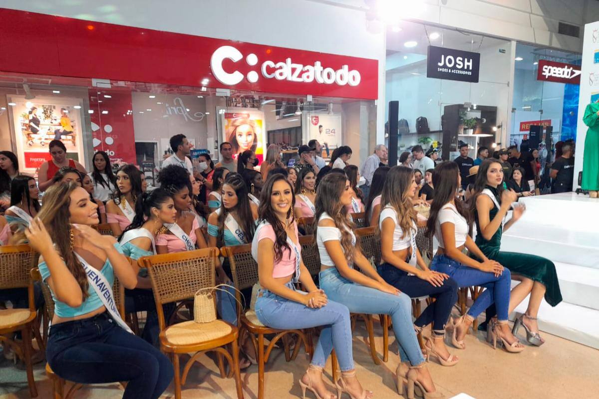 Reinas del Concurso Nacional de Belleza desfilaron en el Caribe Plaza