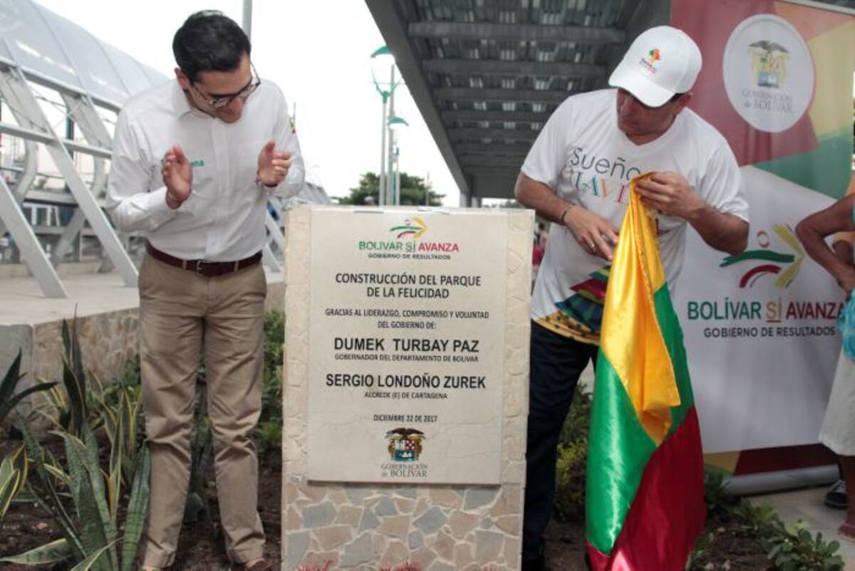 El alcalde encargado Sergio Londoño y el gobernador Dumek Turbay durante la inauguración de la obra. NAYIB GAVIRIA