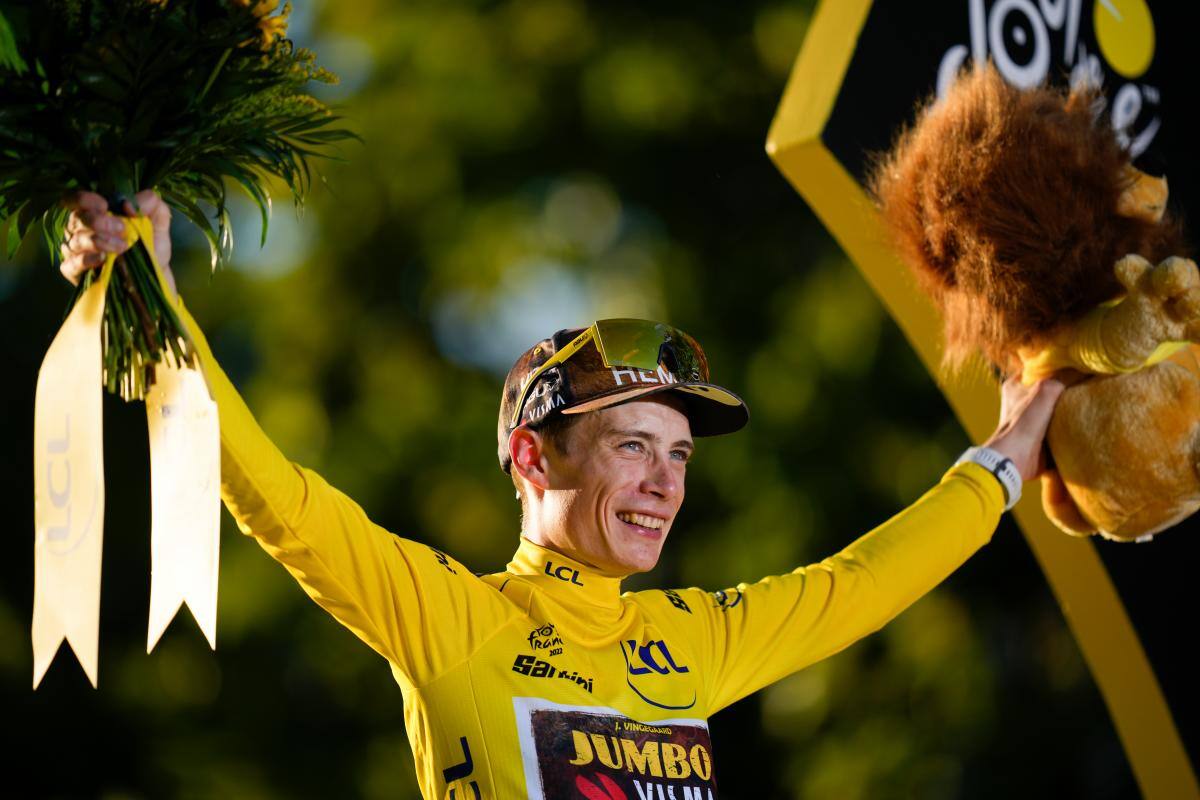 ¡De admirar! Jonas Vingegaard limpiaba pescado y ahora es campeón del Tour