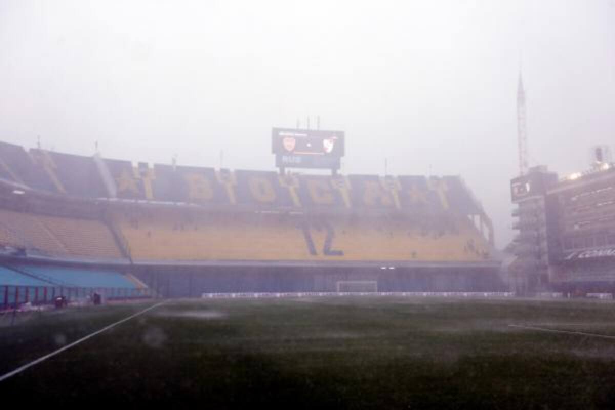 Así estaba ayer el mítico estadio La Bombonera, la casa de Boca Juniors. //efe