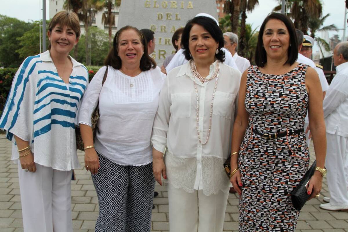 Sandra Trujillo, Decana del cuerpo consular; el embajador de Perú, Néstor Popolizio Bardales; el consul de Perú, Jorge Dávila Pestana; y, el almirante, Edmundo Deville Del Campo. Fotos: Maruja Parra/ El Universal/