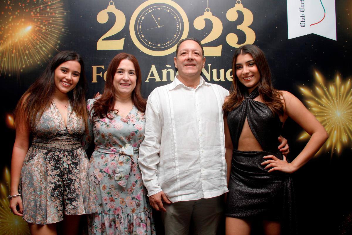 Eliza Vargas, María José Covo, Gino Merlano y Vanessa Merlano.