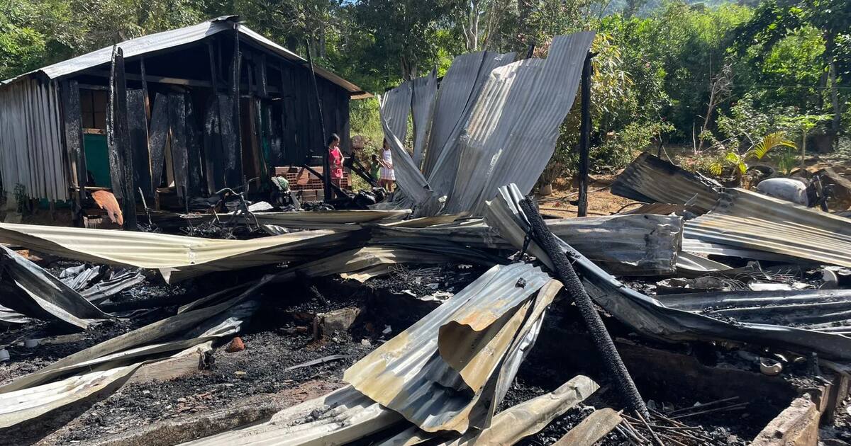 Voraz incendio quemó dos casas en Tiquisio: piden ayuda para los afectados