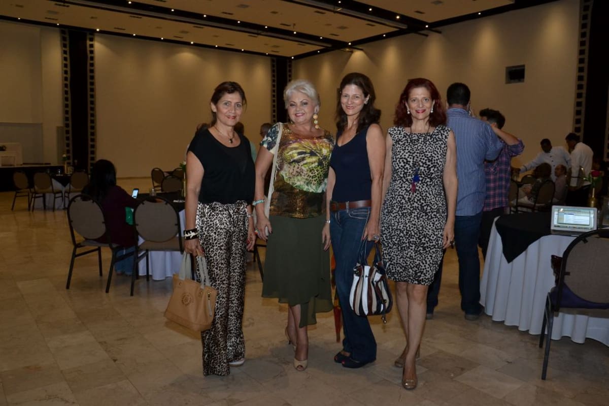 Sonia de Yacamán, Marlene Pombo, Claudia Fadul y Emilia Fadul.