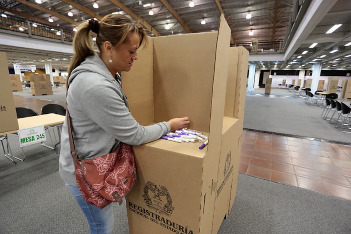 Los colombianos fueron a las urnas para elegir a sus representantes regionales. COLPRENSA