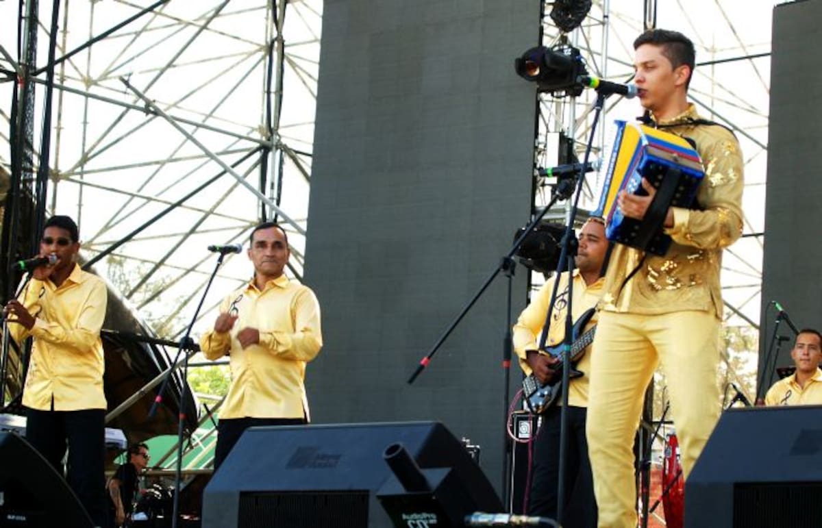 Dyonnel Velásquez en escenario en el estadio Romelio Martínez. RAFAEL POLO - EL UNIVERSAL