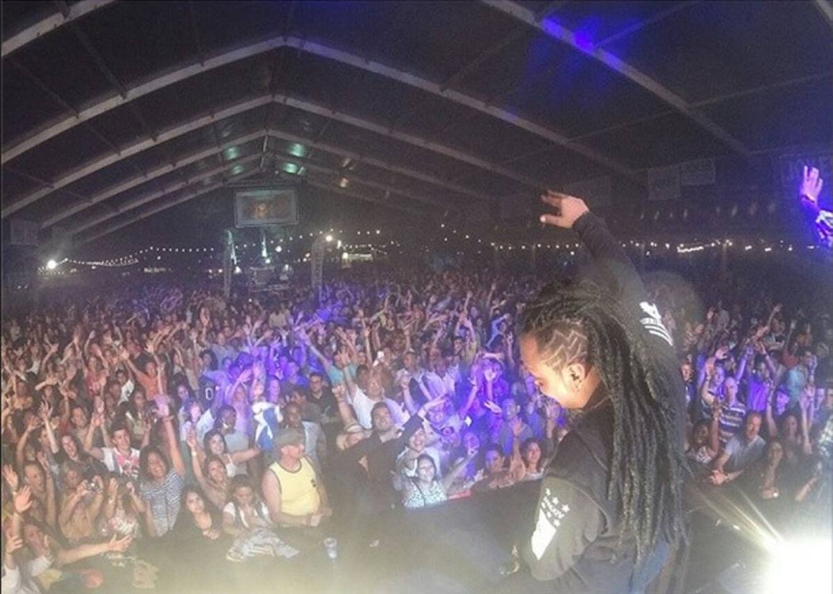 Mr. Blanck es el intérprete de El Serrucho.