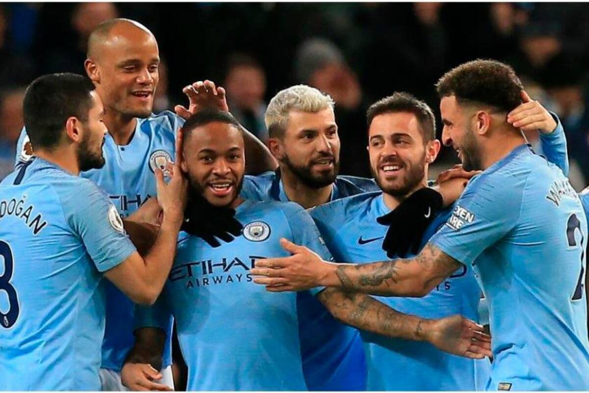 Polémica por fiesta de jugadores de Manchester City con sexis modelos y alcohol