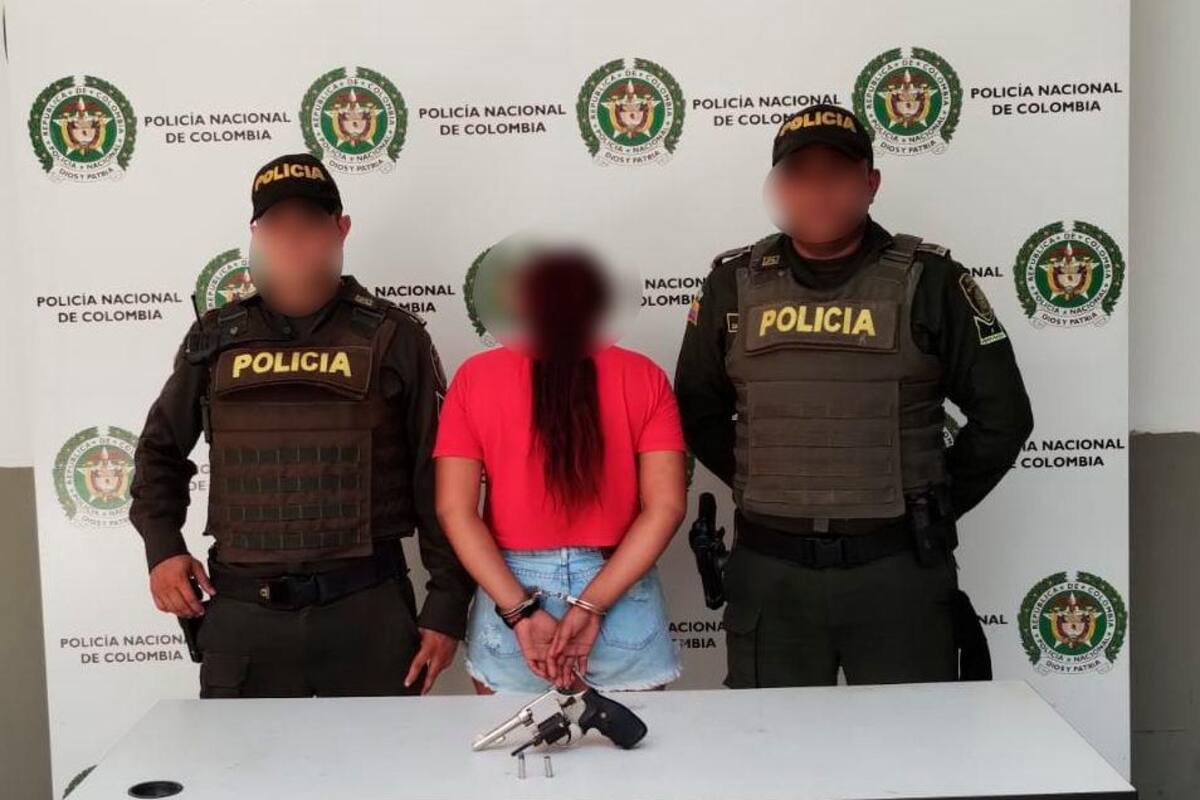 ¡Qué peligro! Hizo varios disparos al aire e intimidó a sus vecinos